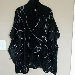 Black print poncho